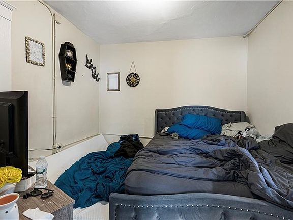 5th image of 60 Rathbun St