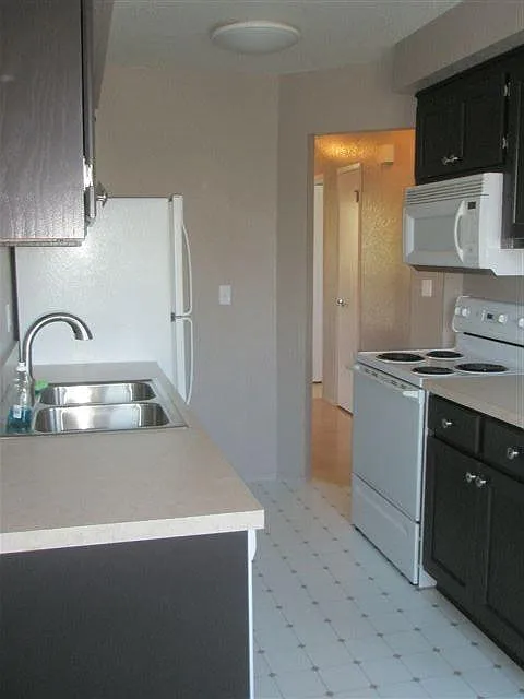 4012 Colby Avenue — Photo 4