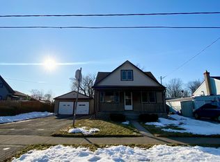 18 Pietz Ave, Welland, ON L3C 1Z4