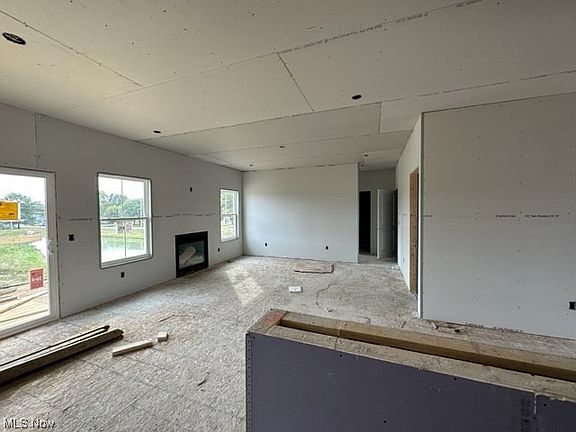 3rd image of 3066 McIntosh Dr NE