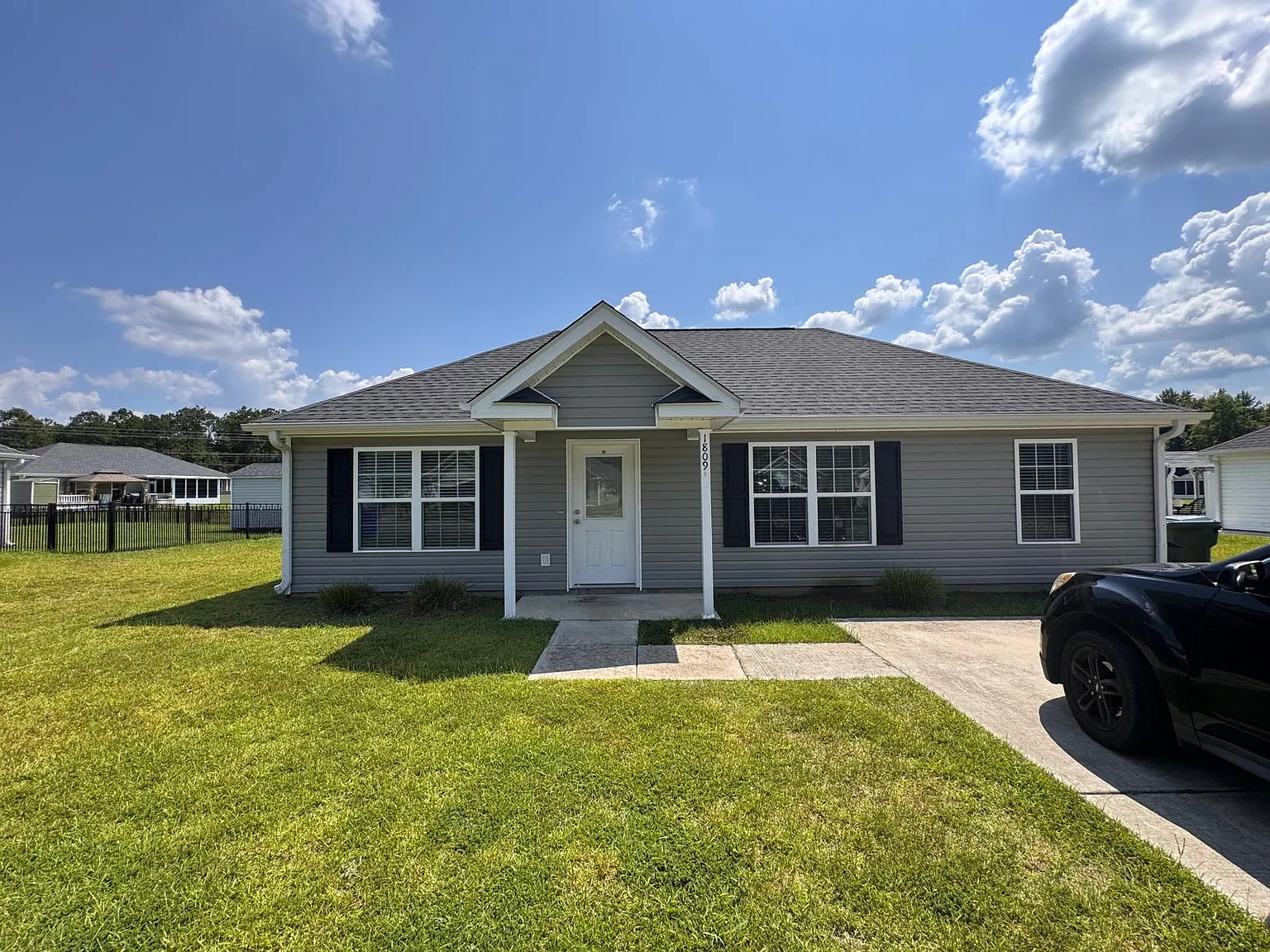 3 bed, 1200 sqft, $1,799 — Photo 1
