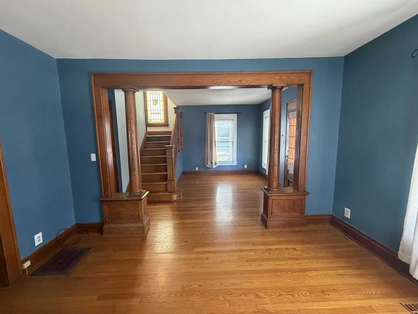 504 Bryant Ave — Photo 2