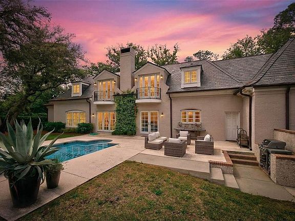 2nd image of 1704 Sea Island Dr #232
