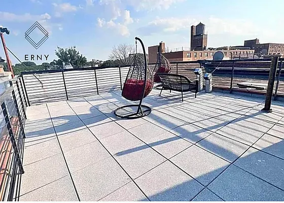 Rented by ERNY LLC | media 22