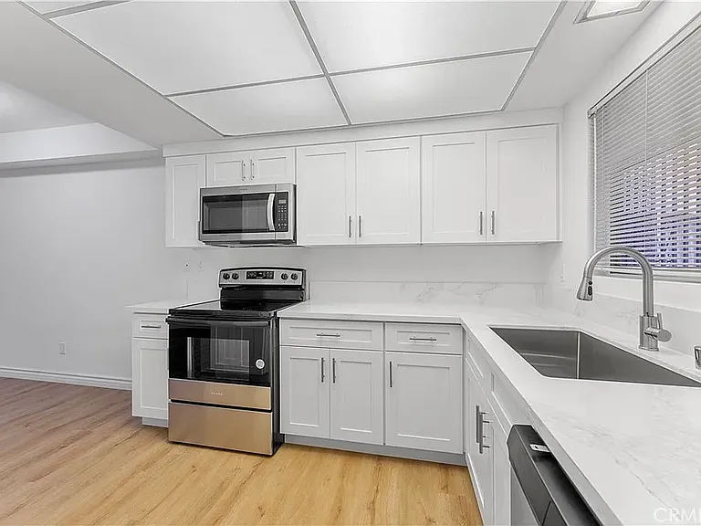 1015 N Michillinda Ave #114 — Photo 2