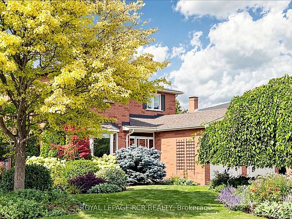 3rd image of 981 Krista Ct
