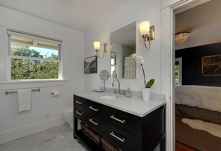 3100 E Jefferson St — Photo 10