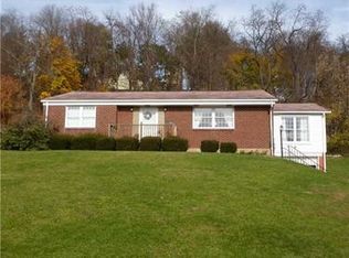 1761 Fairmont Dr, New Kensington, PA 15068