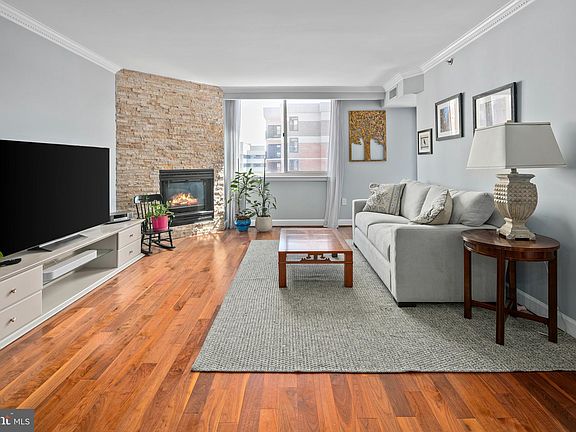 2nd image of 1276 N Wayne St APT 1007