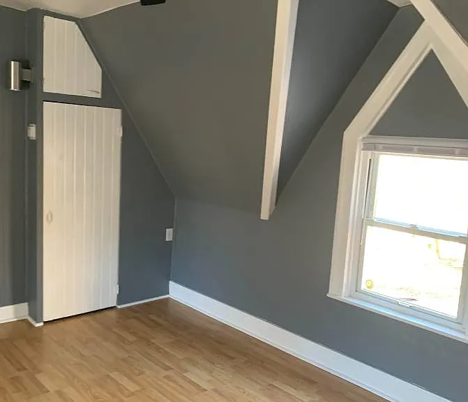 516 College St S #2 — Photo 10