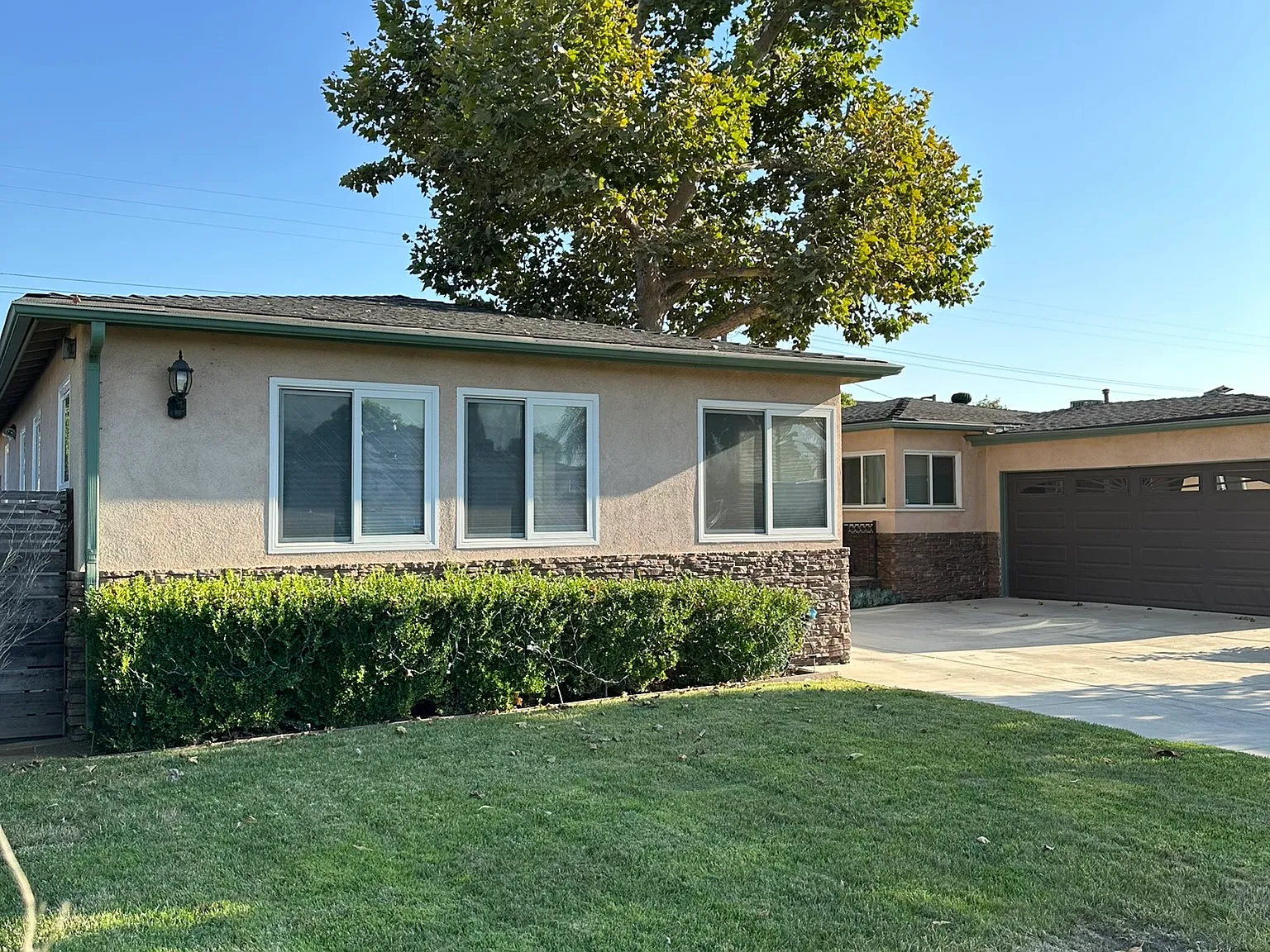 4 bed, $9,350 — Photo 1