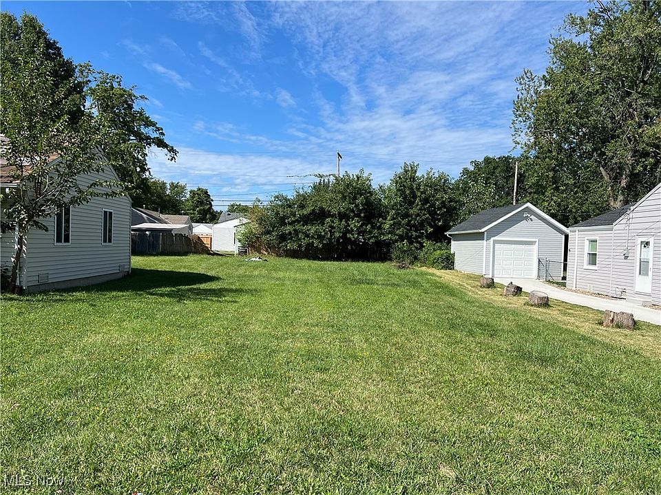 1st image of 13814 Leroy Ave