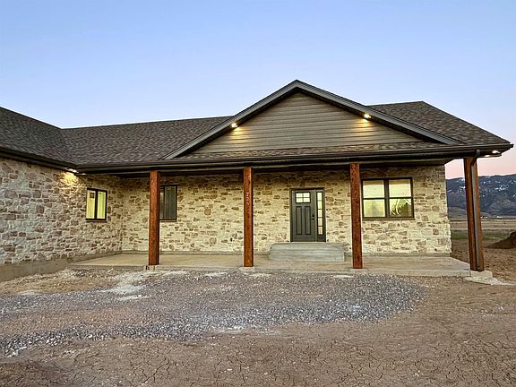 3rd image of 225 Merrill Way