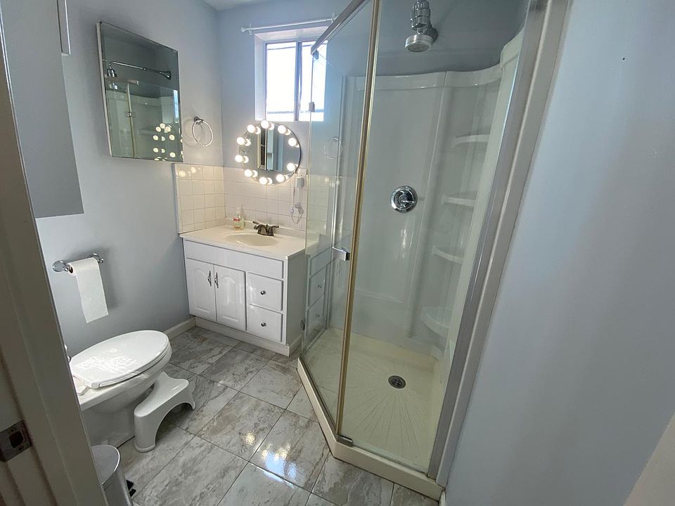 2nd image of 6805 Melrose Ave #3