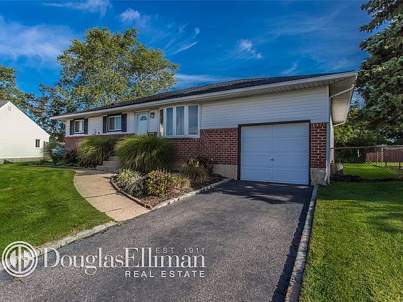 3rd image of 107 Pleasant Dr