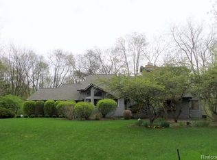 5764 Fox Hollow Ct, Ann Arbor, MI 48105