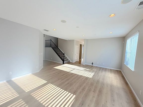 3rd image of 1610 Abilene Cir