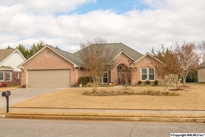 1st image of 111 Medicine Bend Ct