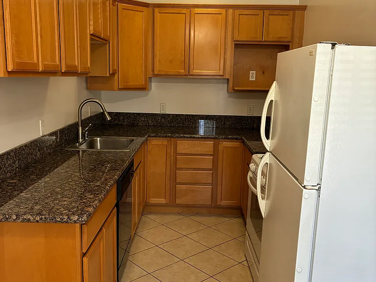 800 Las palmas LLC — Photo 4