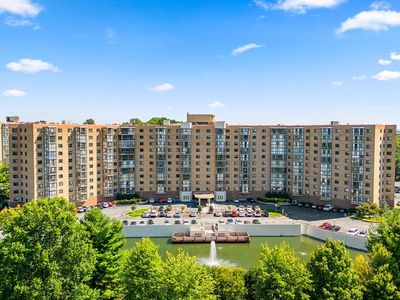 3330 N Leisure World Blvd #5-604, Silver Spring, MD, 20906