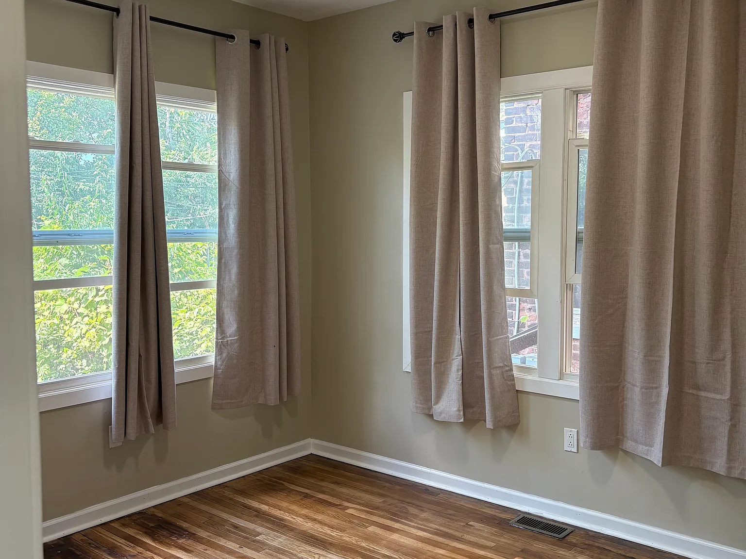 3 bed, 2900 sqft, $1,500 — Photo 4