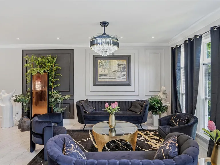 10 Graveswood Ct — Photo 4