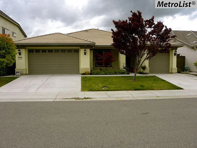2033 Elmgate Dr photo 1