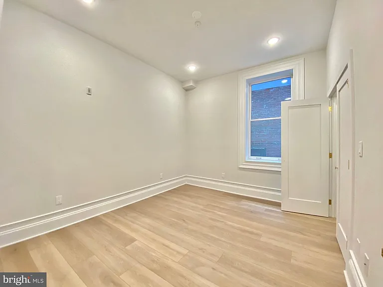 1824 Chestnut St #101 — Photo 7