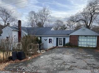 49 Brewster Dr, Carmel, NY 10512