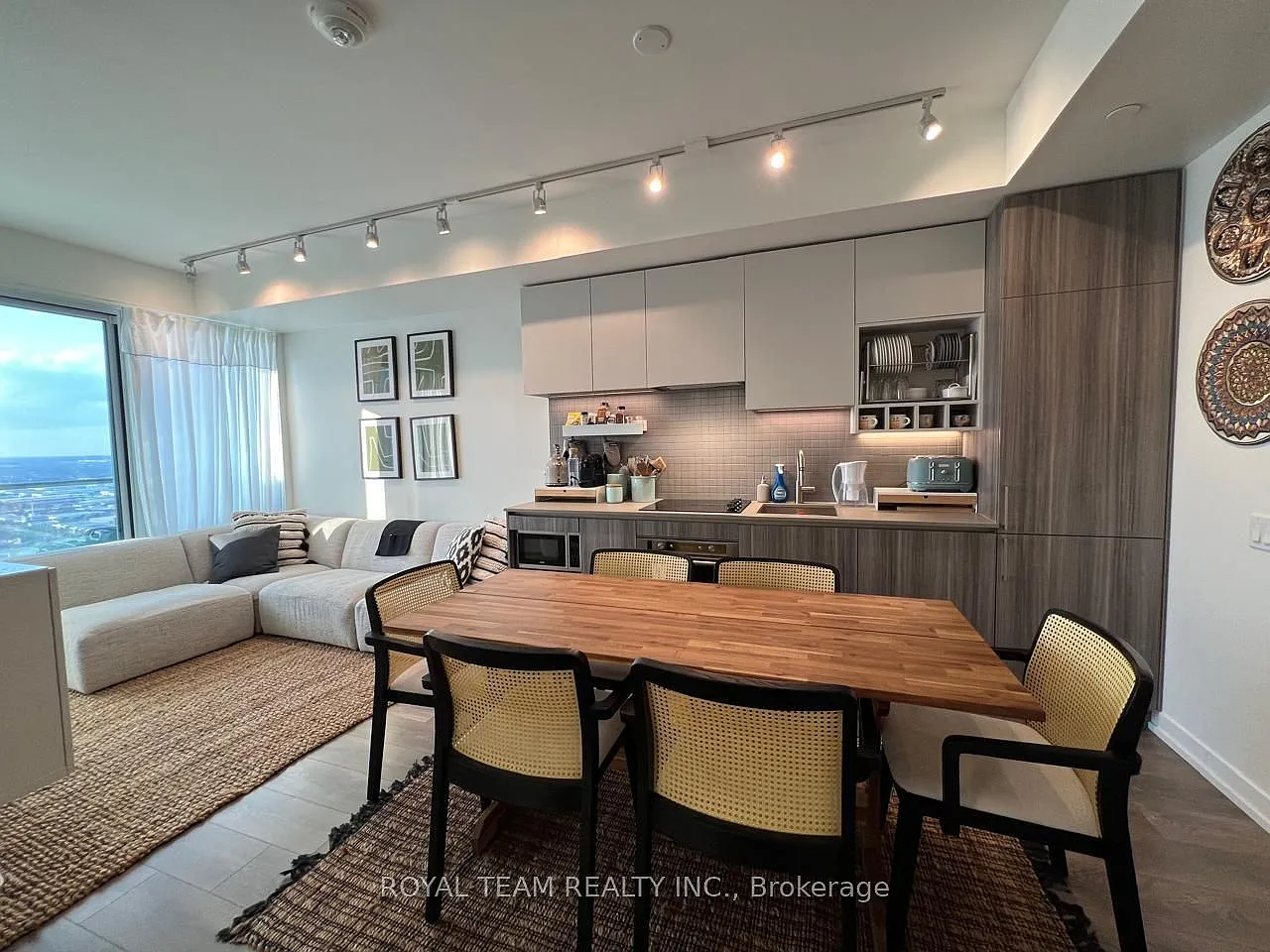 1 bed, $1,000 — Photo 3