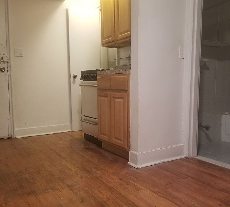 1st image of 458 W 20th St APT 1C