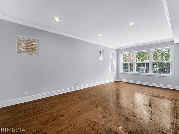 4th image of 841 N Francisco Ave Unit 1