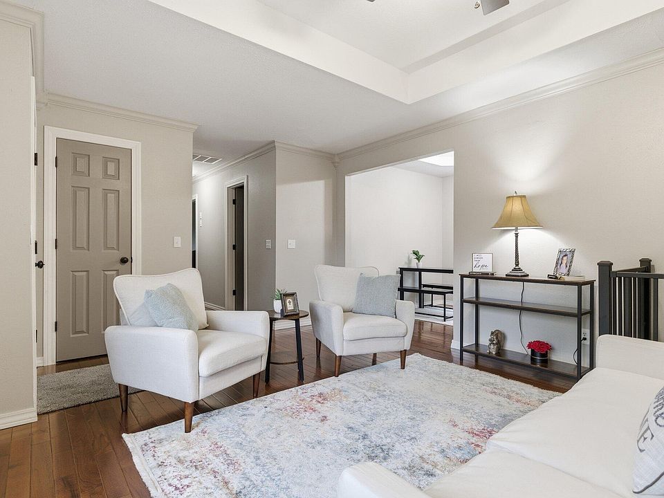 1st image of 602 E Cherry Street