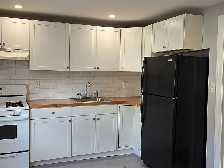 3 E Slope Rd #1 — Photo 2