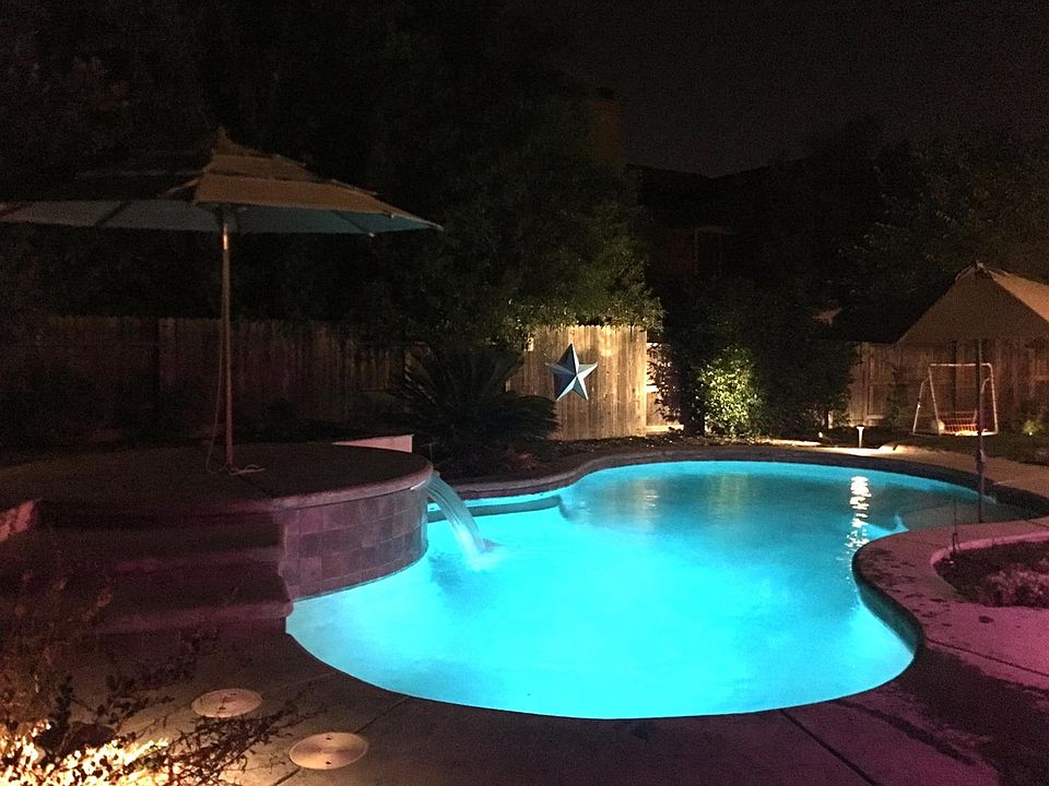 1st image of 1556 Woodhaven Cir