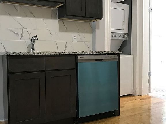 5th image of 415 Greenwich Ave #2