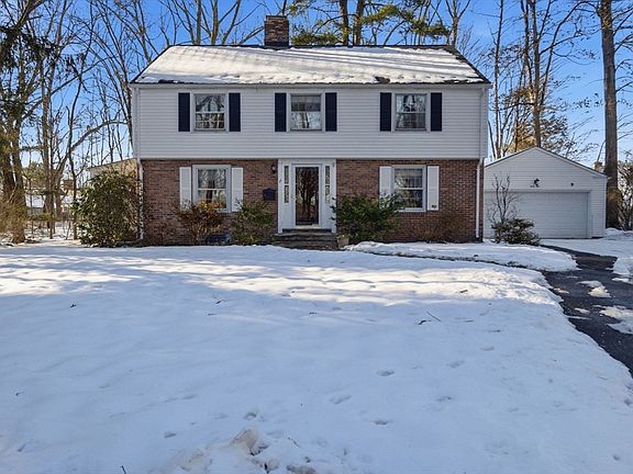 3rd image of 46 Puritan Cir