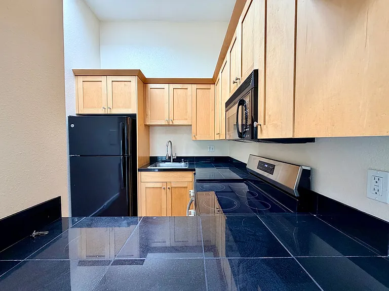 804 Market St — Photo 12