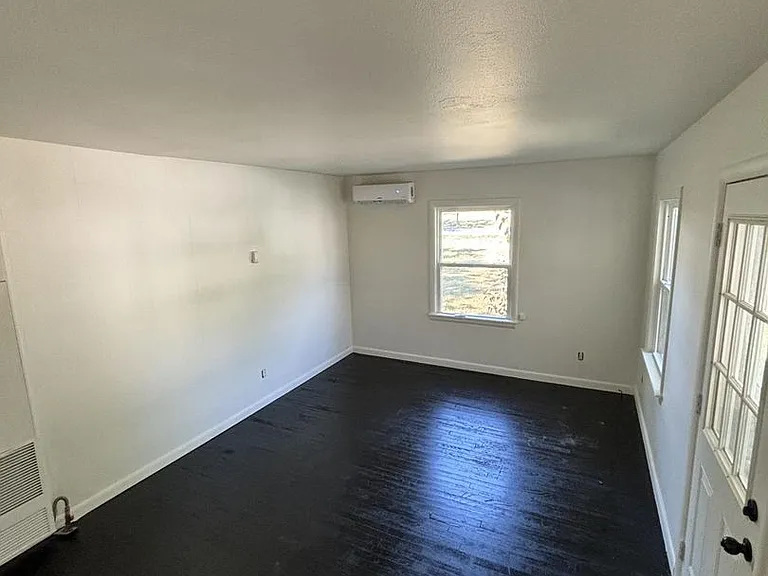 1063 South St — Photo 2