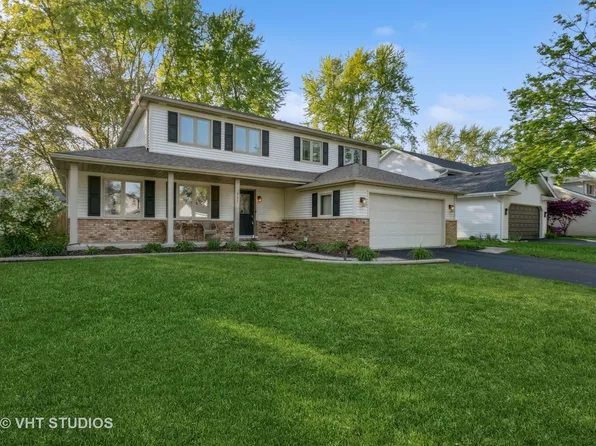 921 Creekside Cir, Naperville, IL 60563