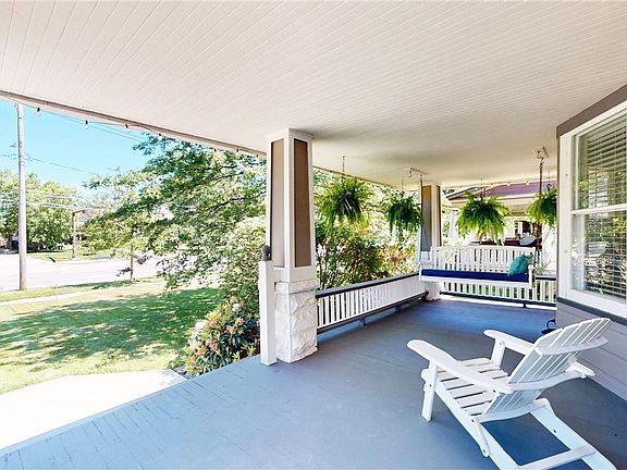 5th image of 17437 Clifton Blvd