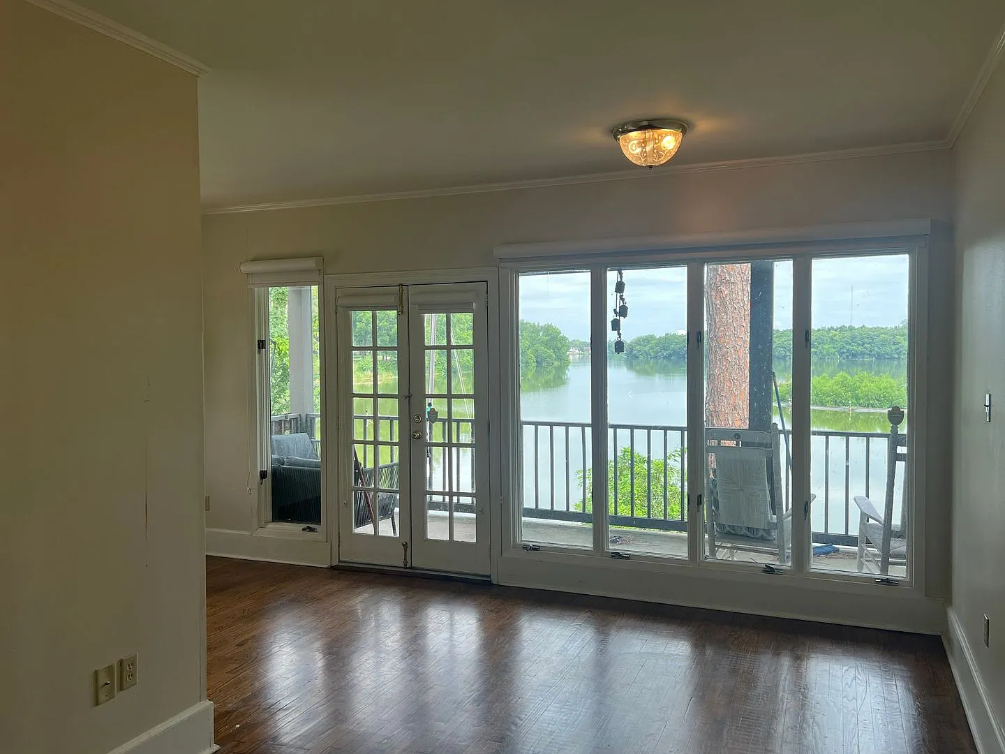 Spacious condo overlooking the LSU Lakes — Photo 4