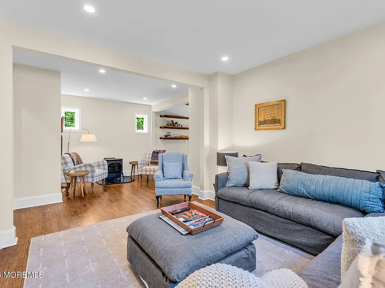 566 Prospect Ave — Photo 8