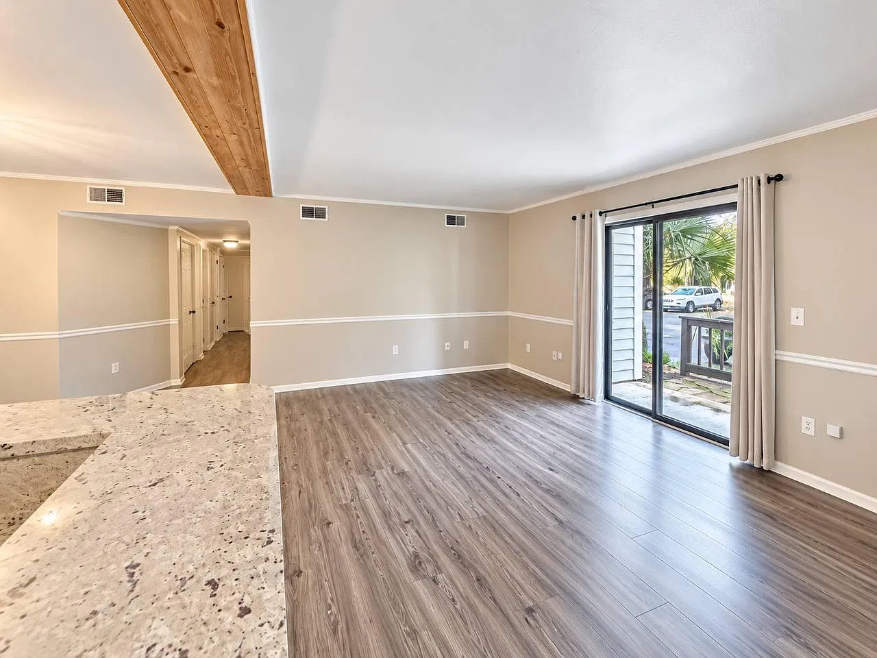 1054 Anna Knapp Blvd - 6B — Photo 3