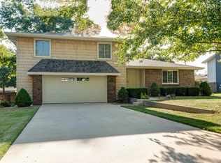 4960 S Palmer Ave, Springfield, MO 65804