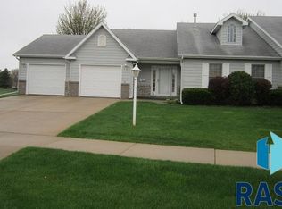 1009 NE 8th St, Madison, SD 57042