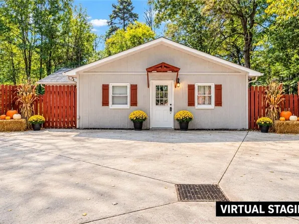 4039 Bethania Station Rd, Winston Salem, NC 27106
