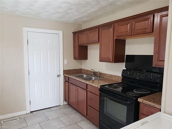 5th image of 33 Grove St