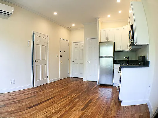 Rented by Francine Realty | media 18