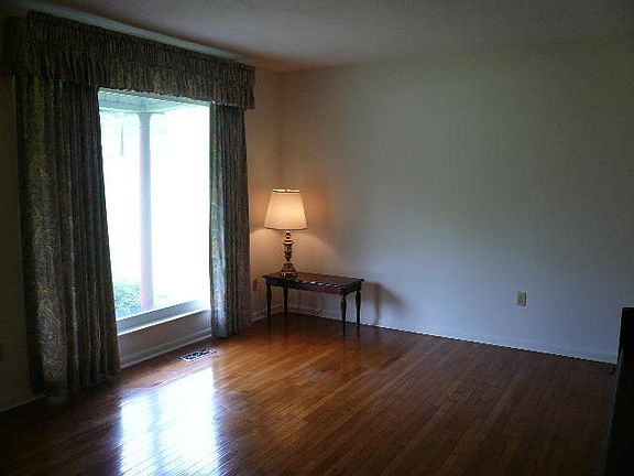 5th image of 6200 Ellesmere Dr #2